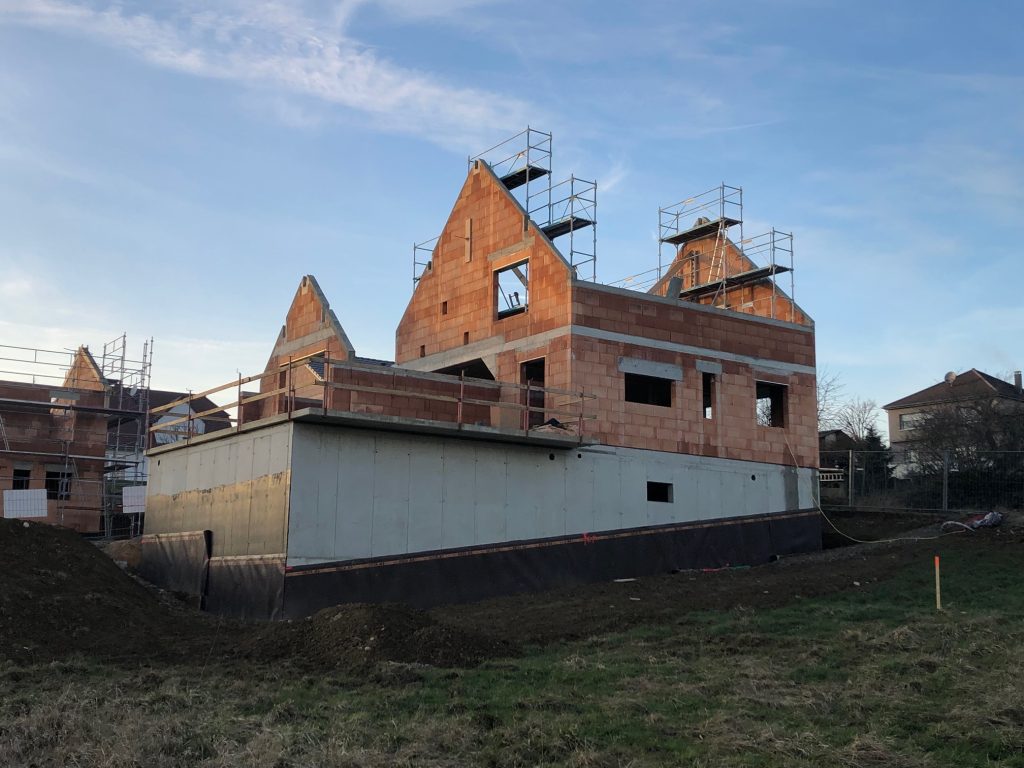 Construction d’une maison d’habitation en béton armé et briques à Folgensbourg proche Hésingue