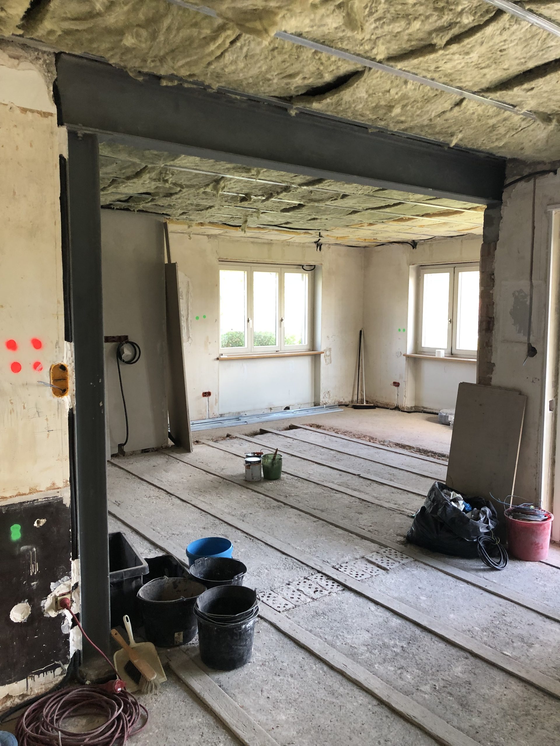 Démolition d’un mur porteur et mise en place de poutres métalliques et poteaux à Hégenheim proche de Saint-Louis