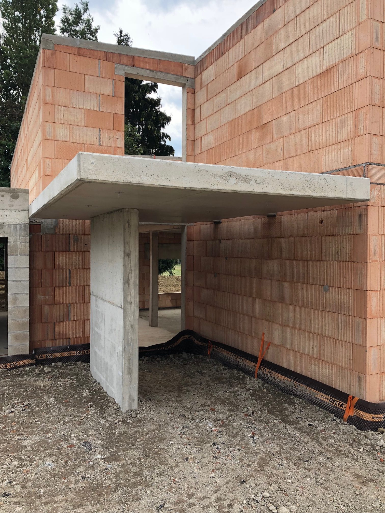 Construction d&rsquo;une maison d&rsquo;habitation en maçonnerie de briques à Werentzhouse proche de Ferrette