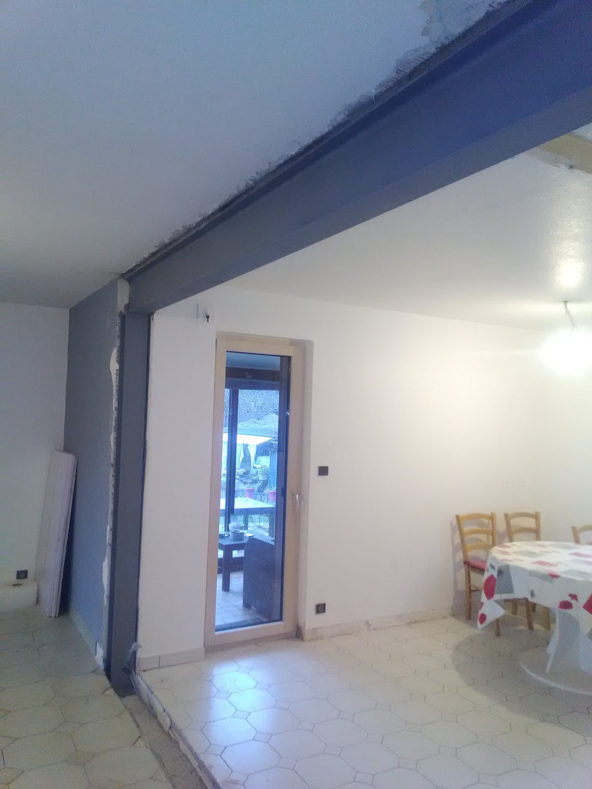 Démolition d&rsquo;un mur porteur, mise en place poteau et poutre métallique, renfort de sous poutre en plaque carbone au sous sol à Grentzingen-Illtal proche de Waldighoffen