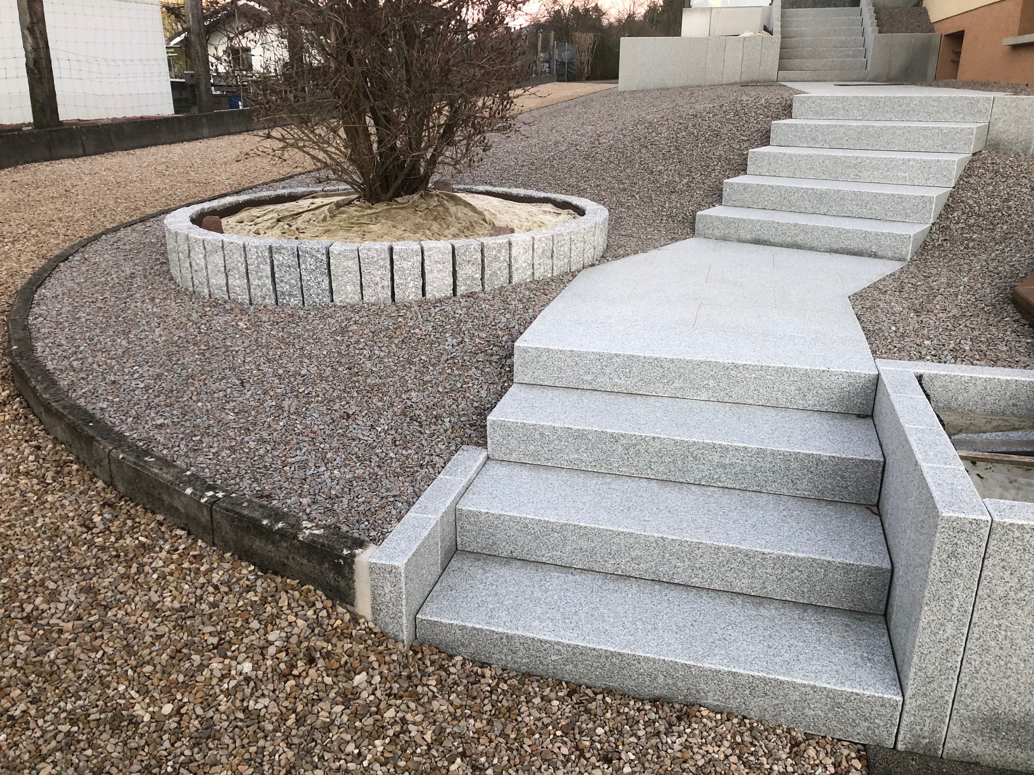 Escaliers en blocs marches granit à Lutter proche de Oltingue