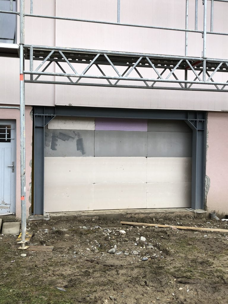 Création d&rsquo;une ouverture en façade dans mur porteur, pose de poteaux et poutres métalliques à Huningue proche de Saint-Louis