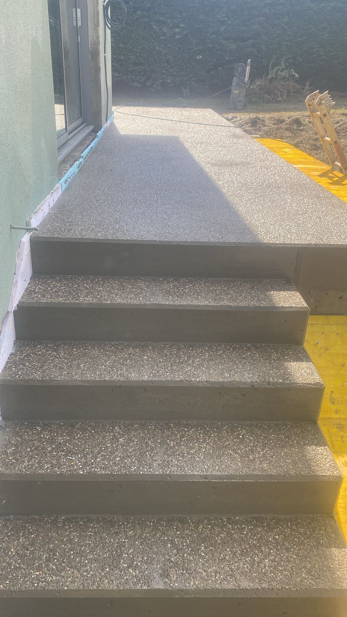 Entreprise de maçonnerie pour travaux de béton armé pour terrasse en béton désactivé à Buschwiller proche de Saint-Louis